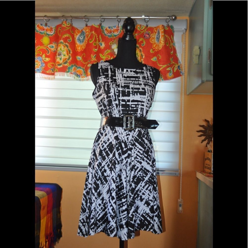 Eci new York black n white swing dress size S